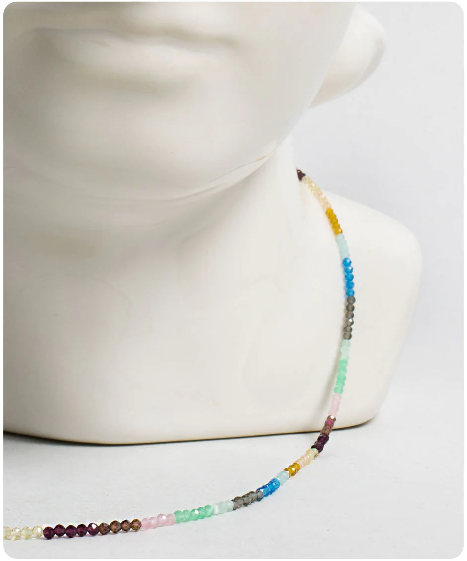 Collares Jomalig