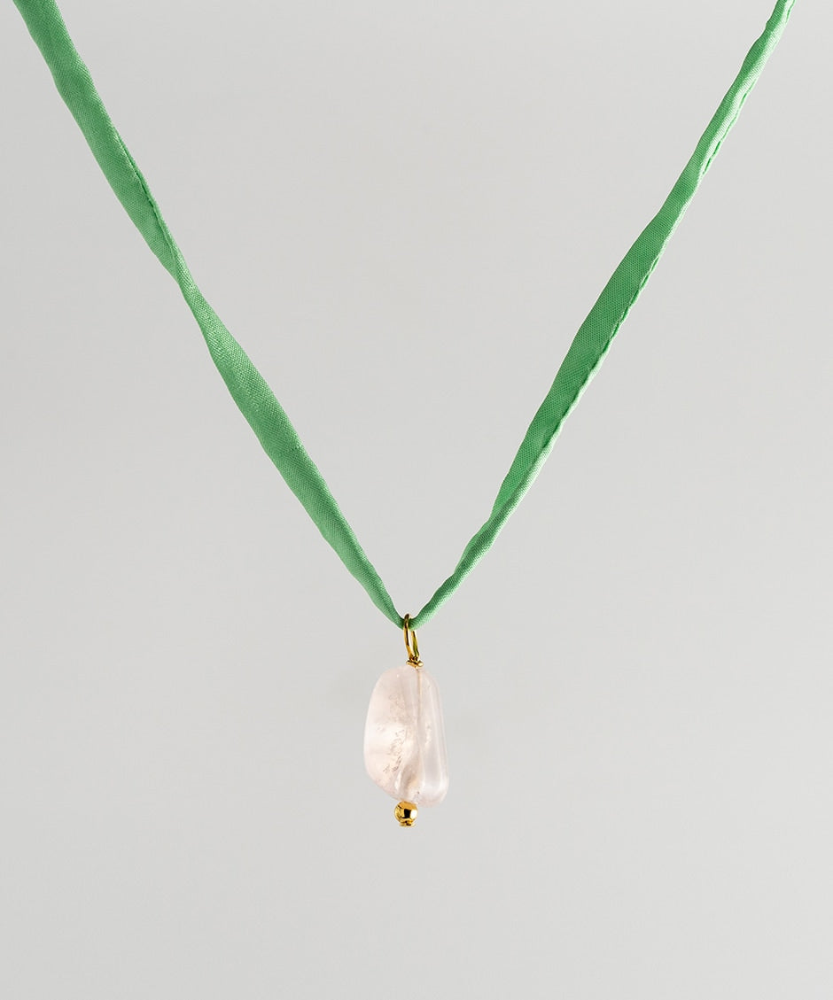 Collar Cuarzo Rosa Agusan - Cordón de seda verde agua