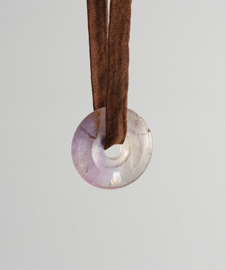 Collar Ametista Purpura Lanao - Cordón de seda marrón