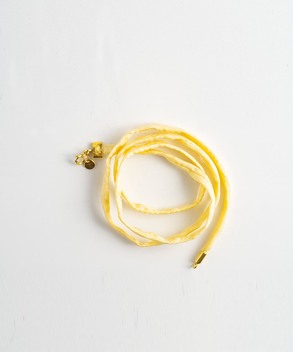 Collar Quarzo Rosa Agusan - Cordón de seda amarilla