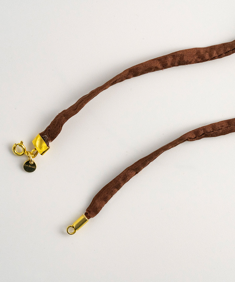 Collar Cuarzo Rosa Agusan - Cordón de seda marrón